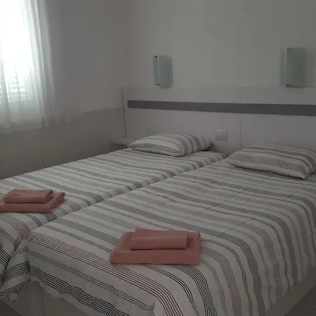 Semesterbostad Arco 3 *